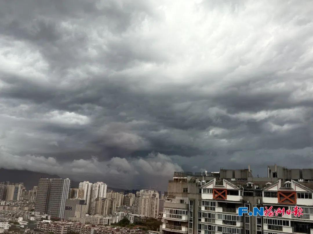 67条预警！福州一秒天黑！尽量别出门！