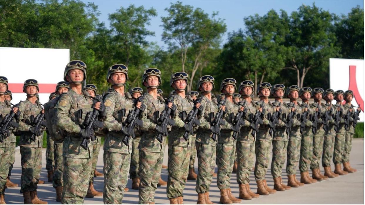 阅兵装备方队唯一的“女教头”是她