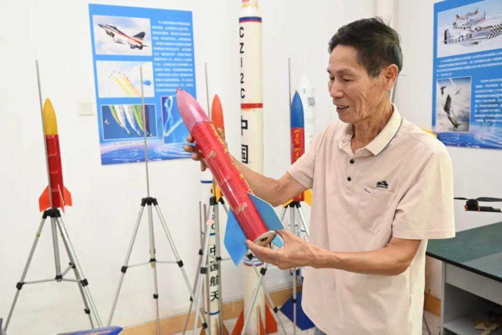 中国教育报点赞高宪农：一位古稀教育人的航天科普情怀