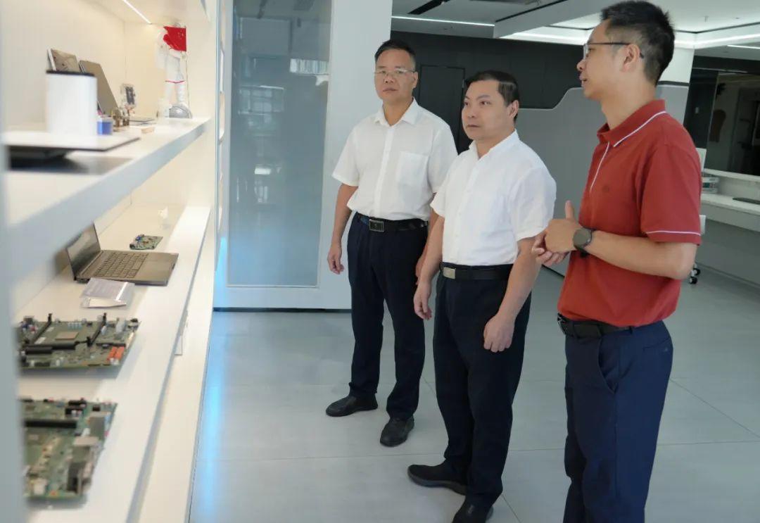福州高新区主要领导走访服务园区民营企业