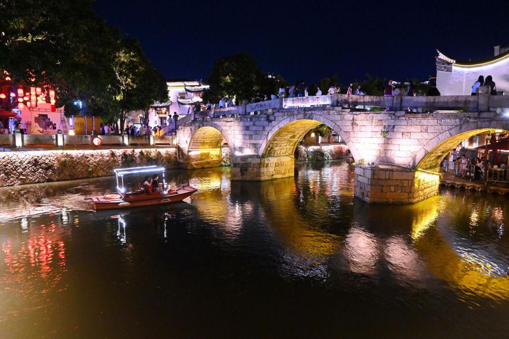 新华每日电讯：寻“福”记——一座江海古城的三十年现代化叙事