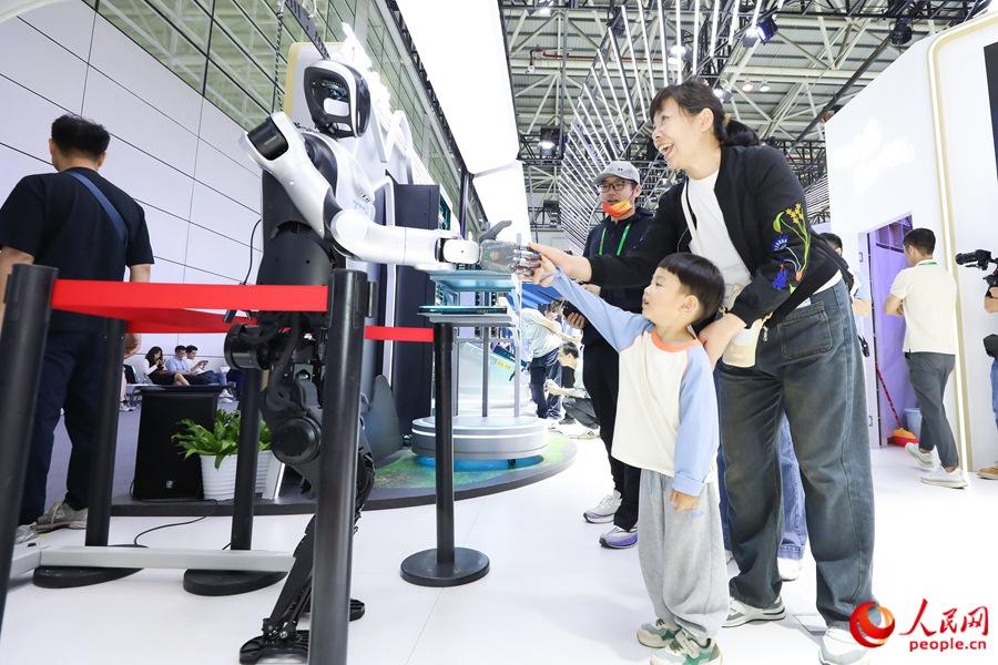 一张蓝图绘到底丨潮涌闽都向深蓝