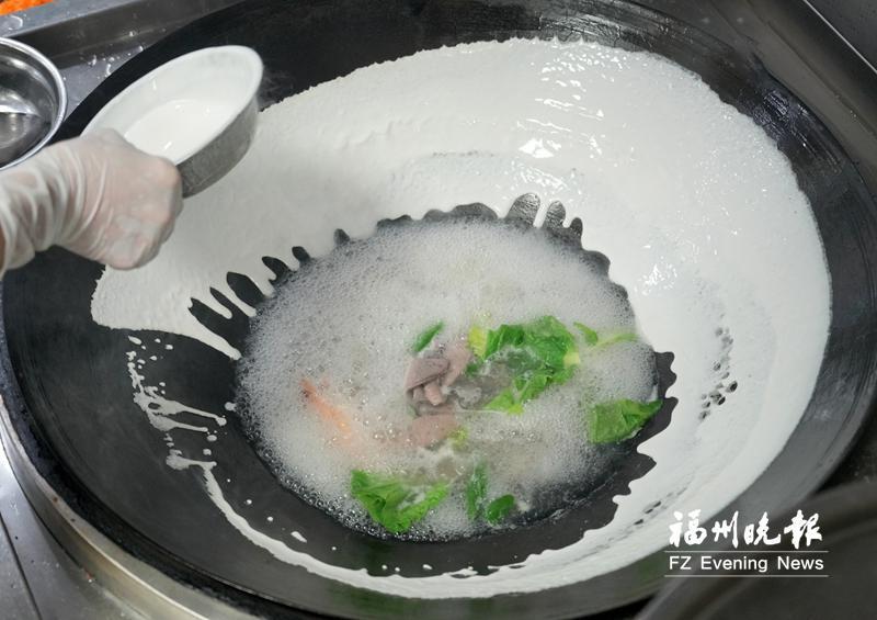 来连江 吃海鲜锅边