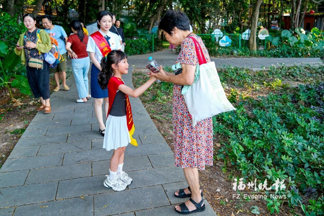 七夕佳节，送清凉小分队走进爱情岛