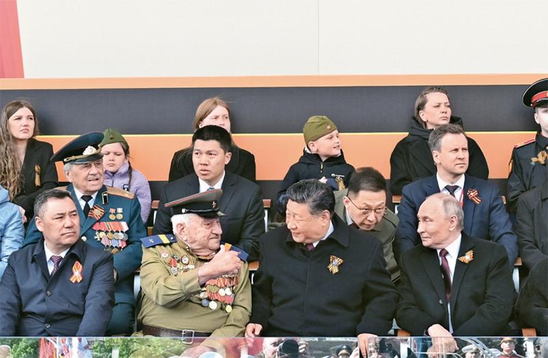 弘扬伟大抗战精神，向着中华民族伟大复兴的光辉彼岸奋勇前进