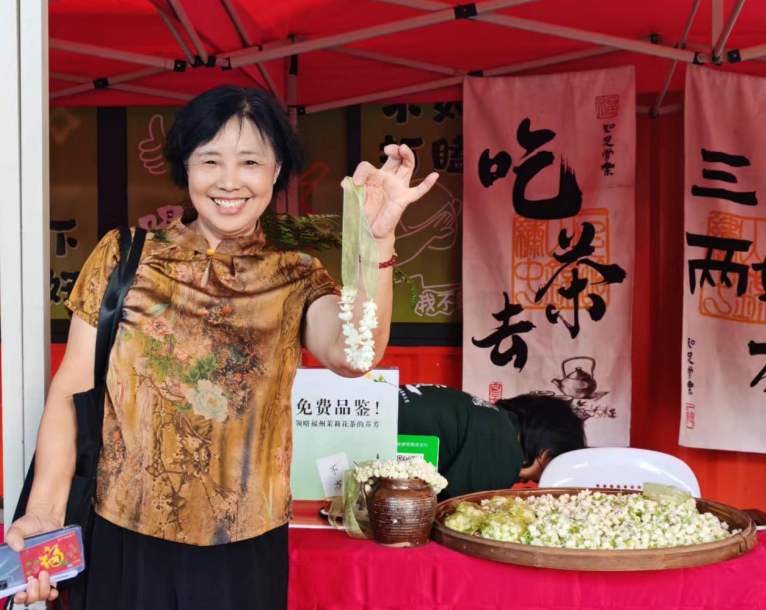 邻里相亲迎七夕 文明家风满榕城 | 网络中国节·七夕