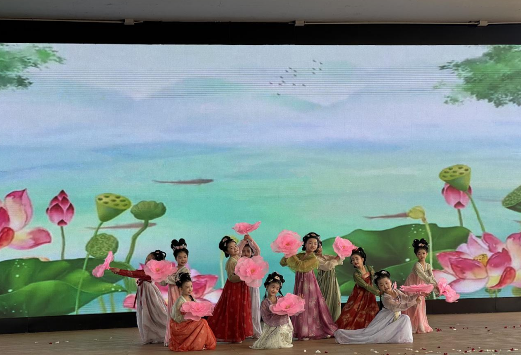 邻里相亲迎七夕 文明家风满榕城 | 网络中国节·七夕