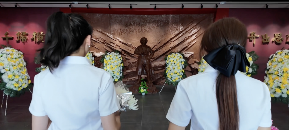 时政镜距离 | 英雄之路——承载历史，通向复兴