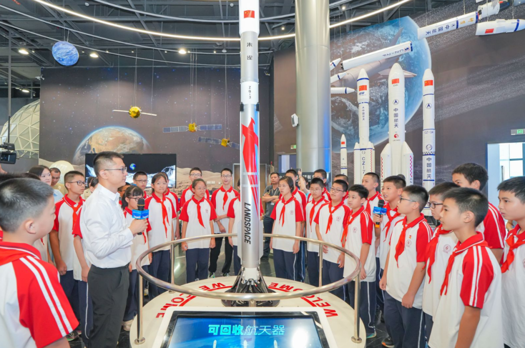 全国科普月 | 朱雀三号火箭总指挥变身“科普讲解员”！首个全国科普月福州市主场活动启幕