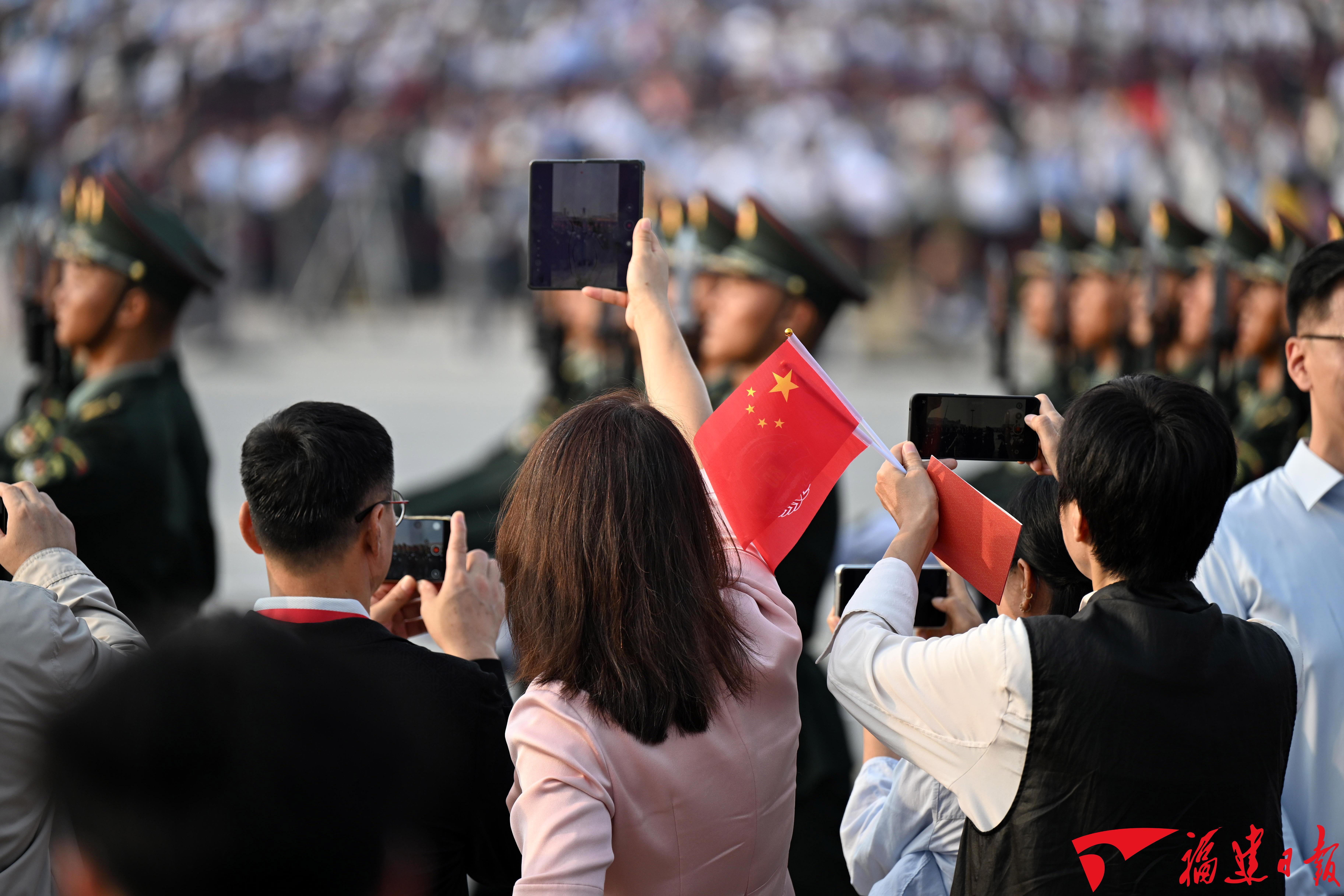 记者现场直击！在观礼台，来自福建的他们说……