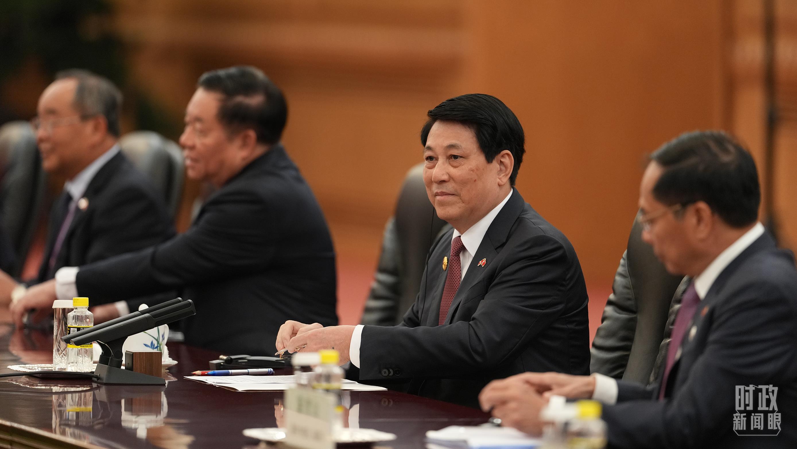 时政新闻眼丨从“上合”到“九三”，习近平鲜明宣示这8个字