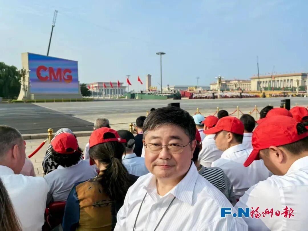 台湾前舰长受邀观礼九三阅兵！去年来福州捐赠了最珍贵的……