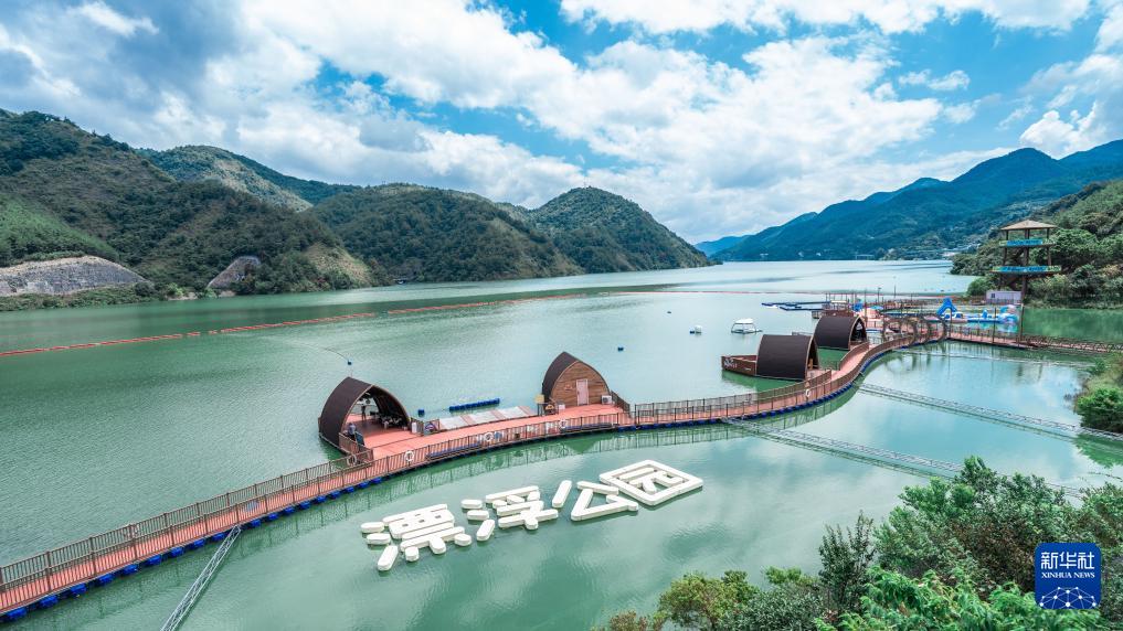 新华社聚焦雄江：从水库移民镇到旅游胜地的蜕变