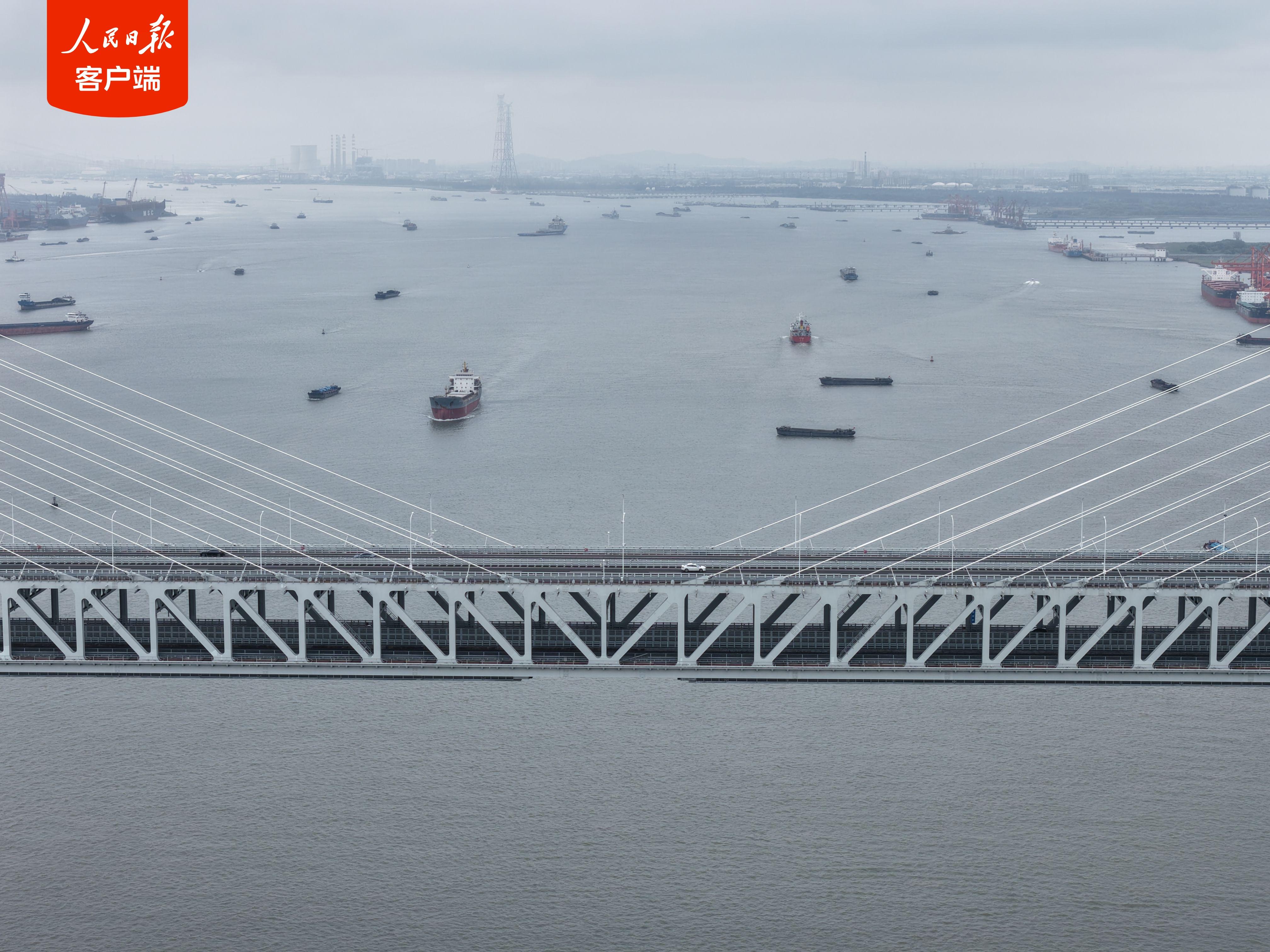 世界最大跨度斜拉桥，正式通车运营！