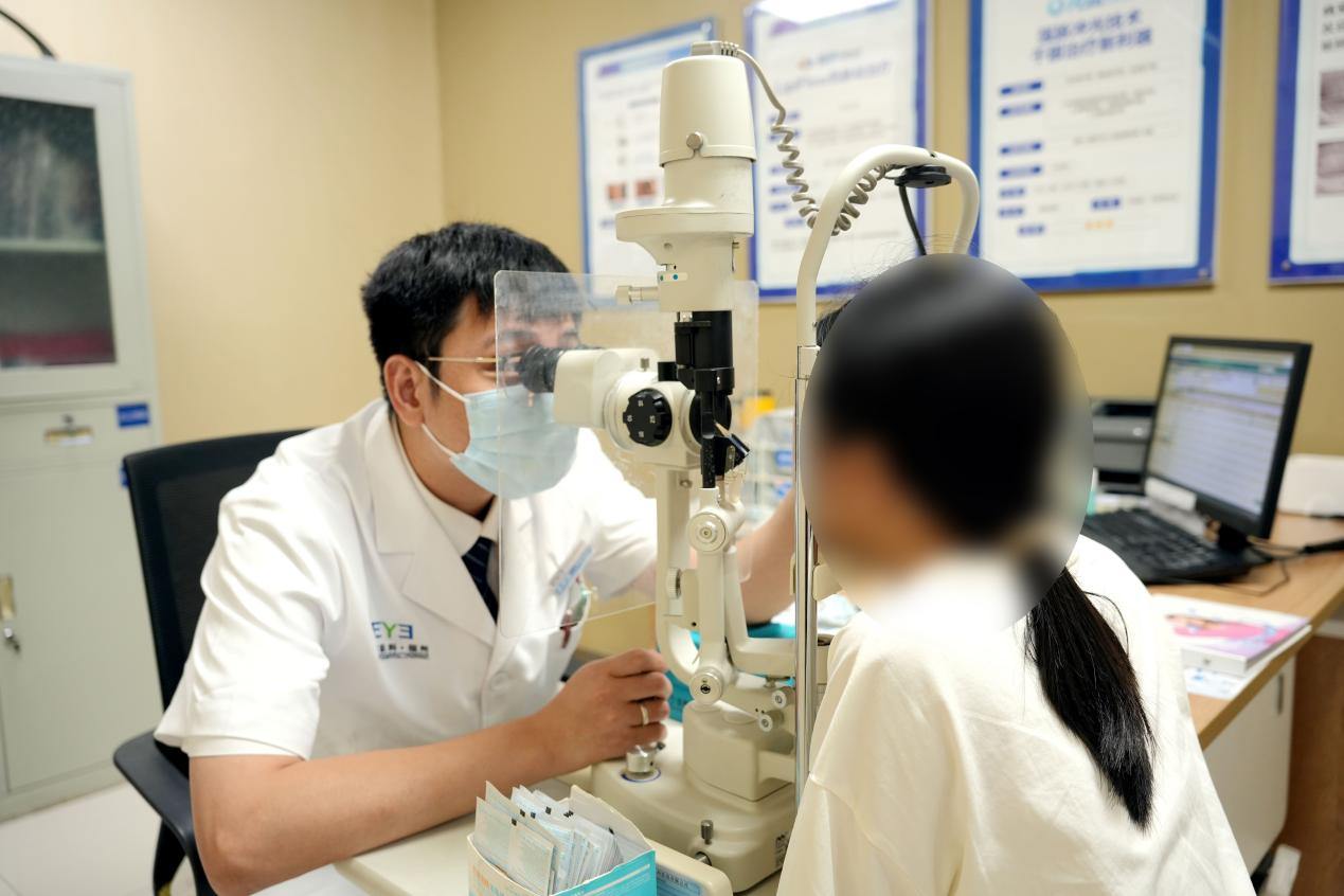 从2岁等到13岁，广西女孩终于在福建获得了角膜，眼里的肿物顺利切除