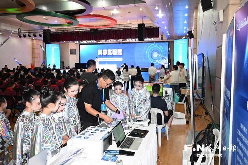 全国科普月鼓楼区主场活动点亮科学梦