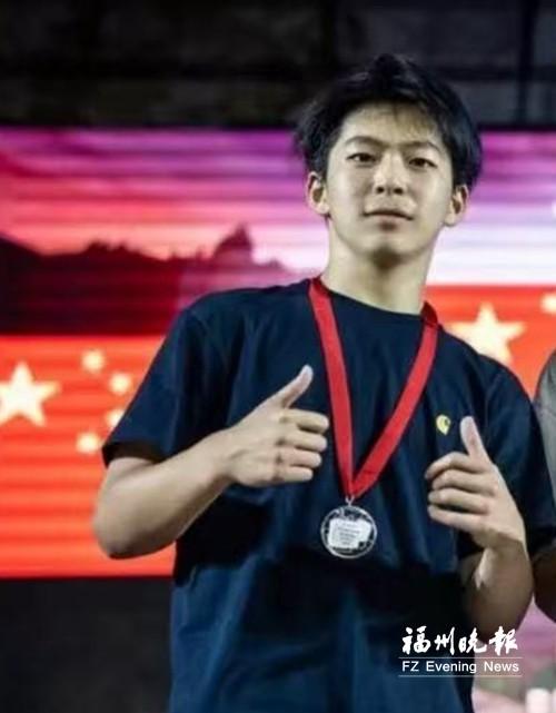 童杰荣：舞上国际赛事领奖台