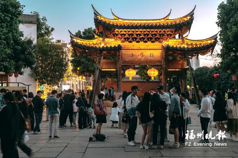 福州：巧手绘新城 共建“幸福家”