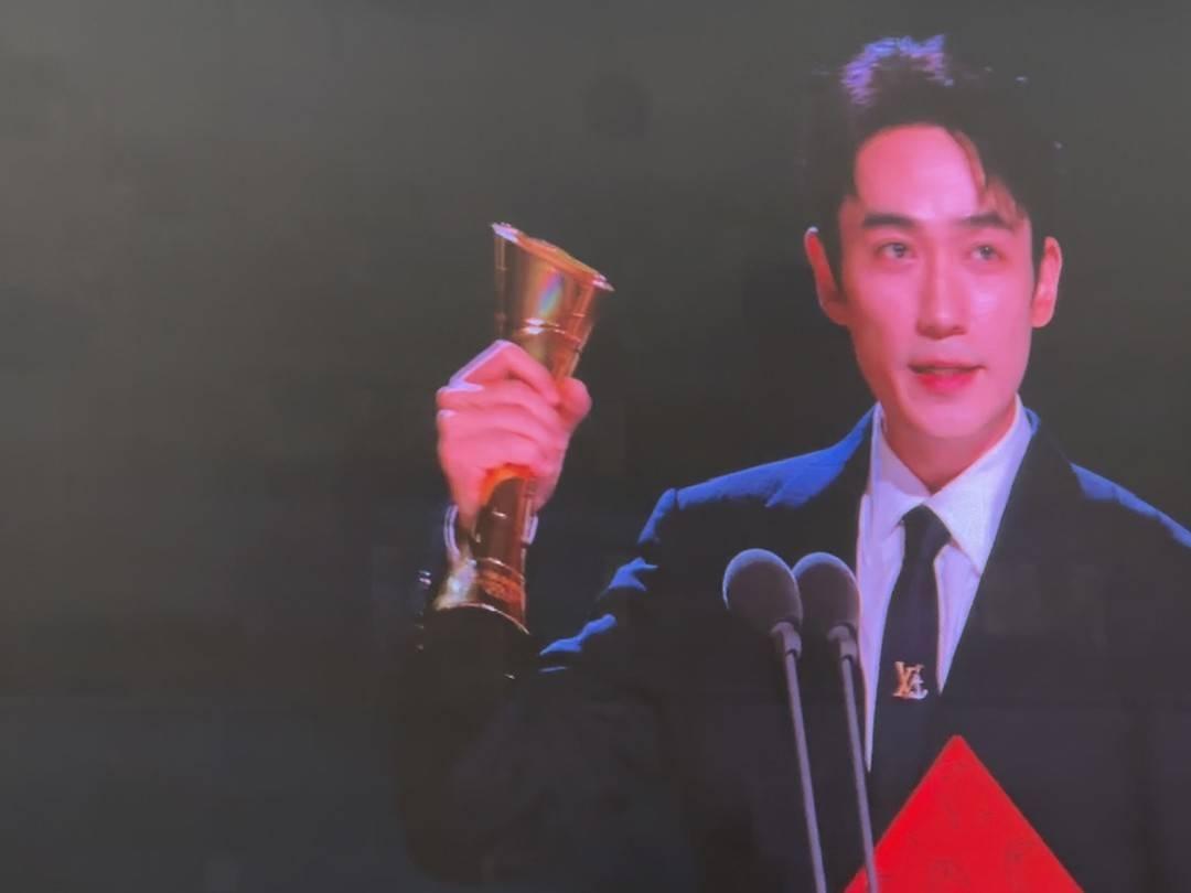 朱一龙获金熊猫奖影帝