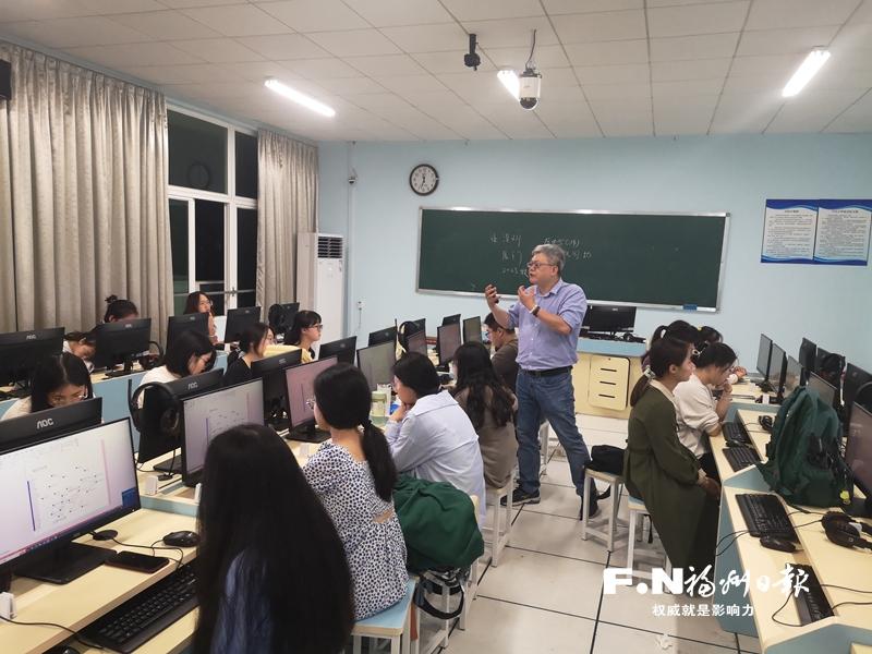 台湾教师王念祖：延续教育精神 保护“迁台记忆”