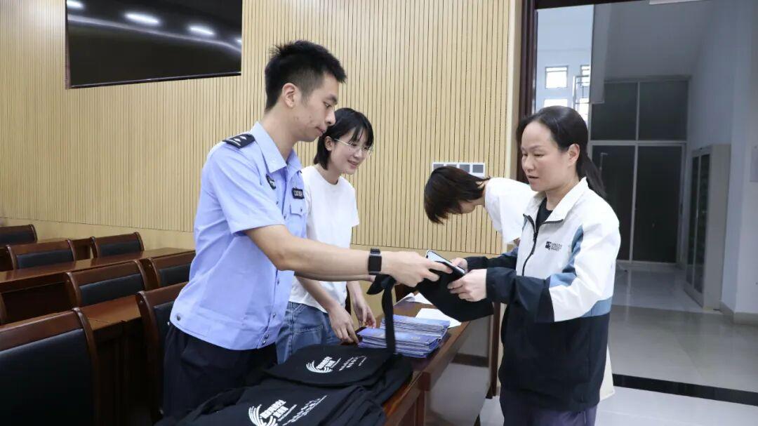 仓山区开展网络安全宣传进机关活动