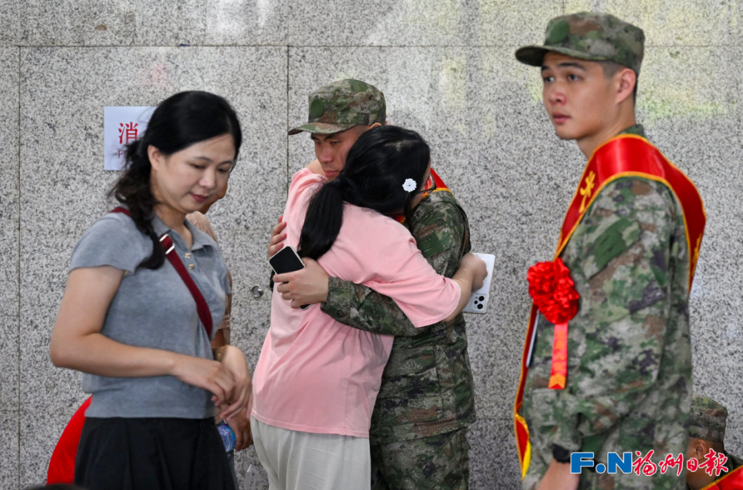 直击！福州800多名热血青年出发