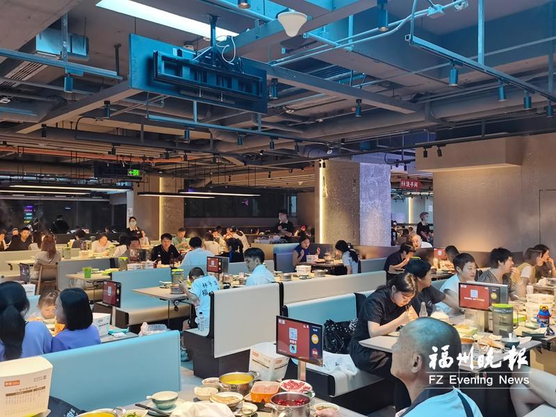 福州海鲜集市火锅“火”遍全国