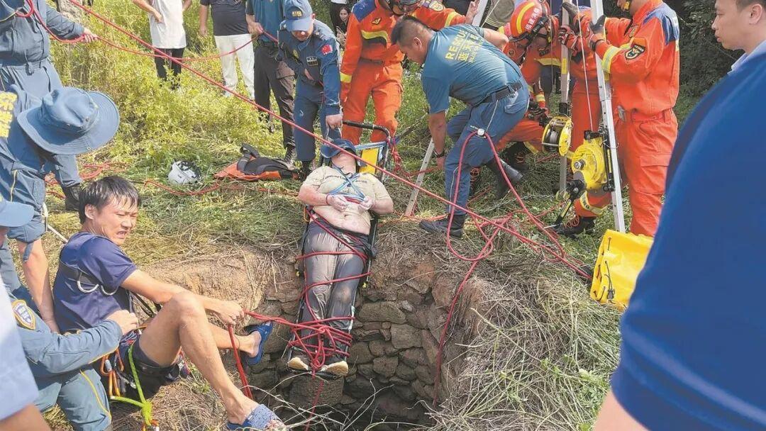 “54小时噩梦”！泉州女子坠井，几条蛇爬身上，双侧肋骨骨折！