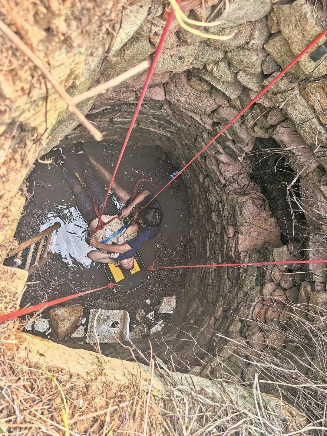 “54小时噩梦”！泉州女子坠井，几条蛇爬身上，双侧肋骨骨折！