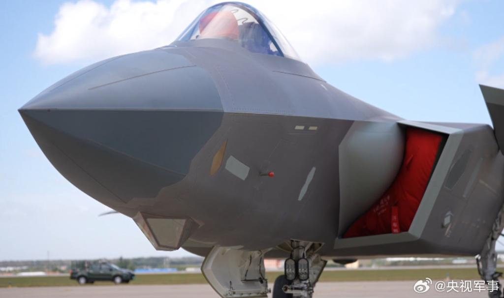 各个角度都帅！歼-20在长春首次静态展示