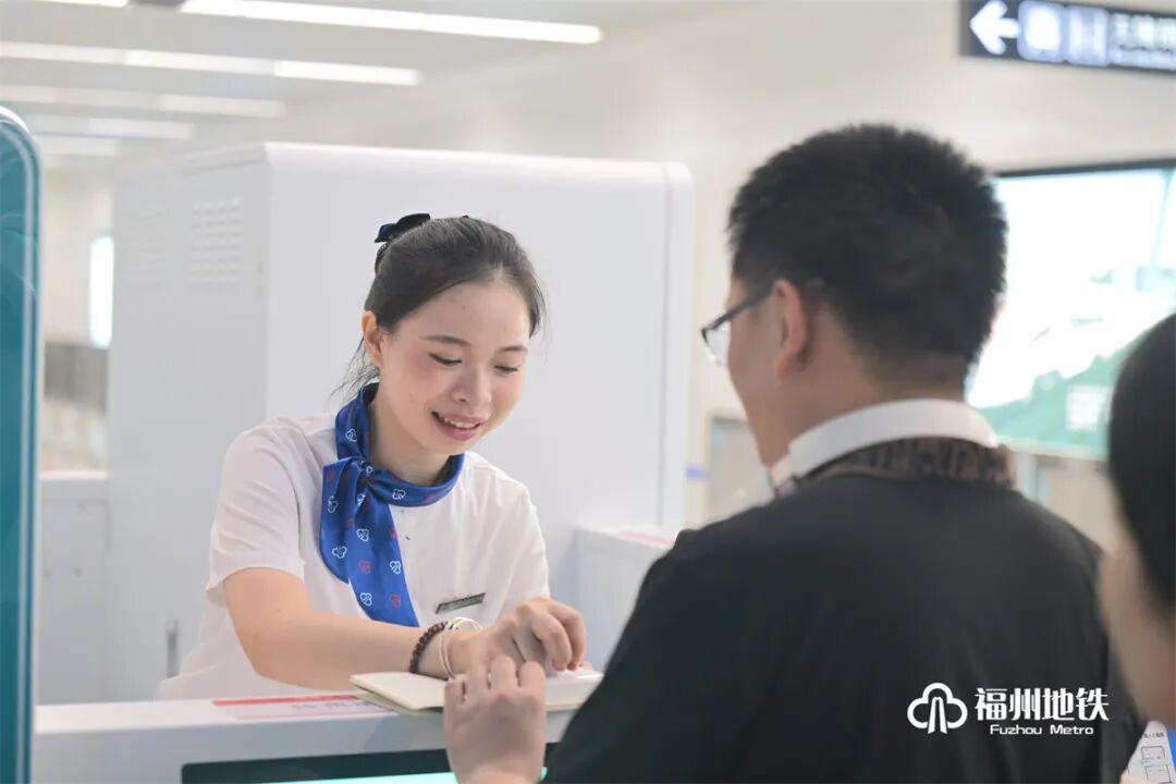 市民热情试乘！滨海快线人气爆棚！明后两天这样乘车更方便