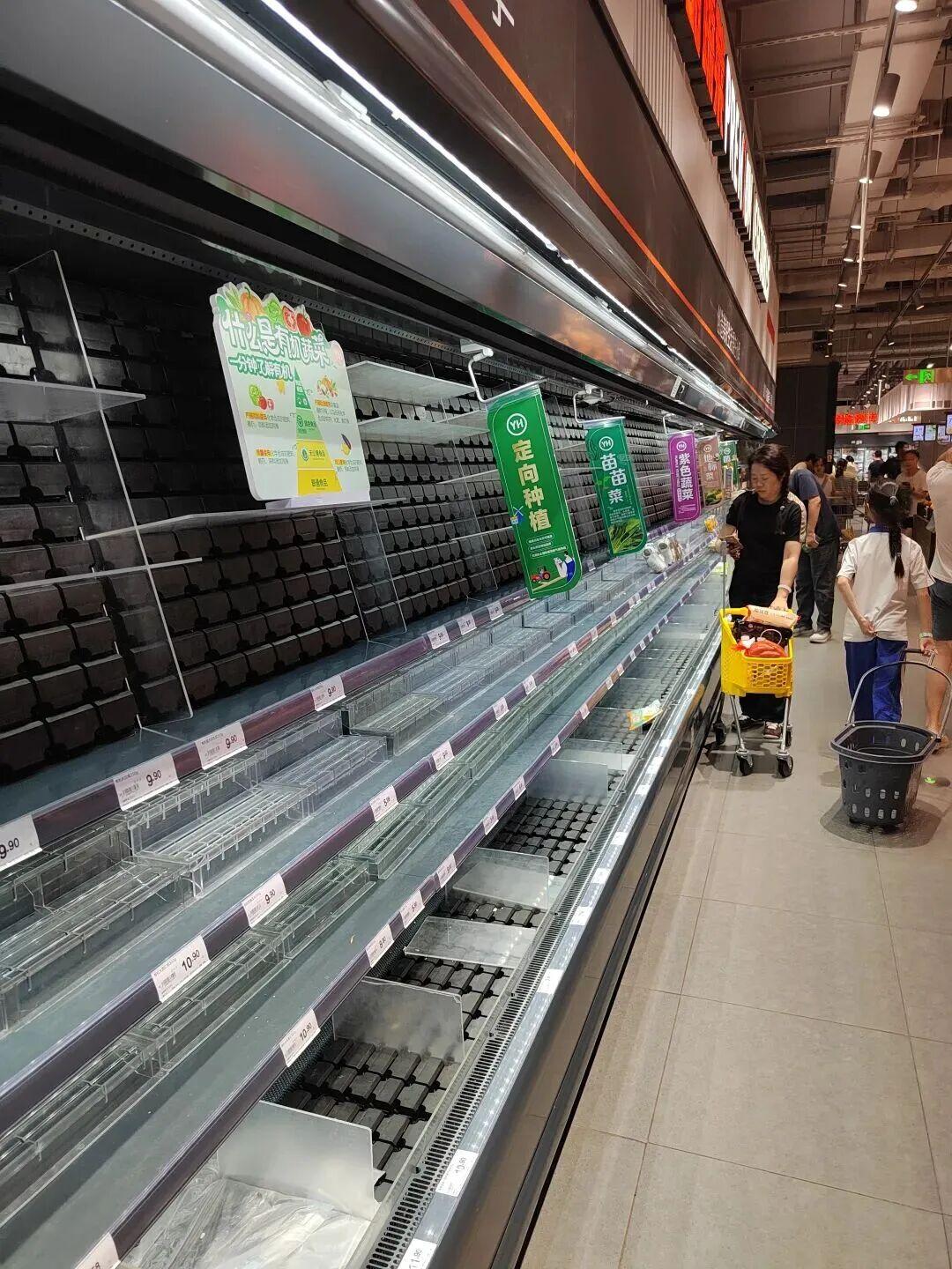 广州部分超市蔬菜被抢购，只剩辣椒！最新回应来了