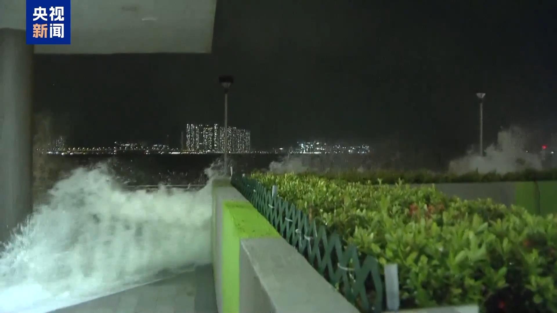 最高级别警告 香港澳门挂十号风球