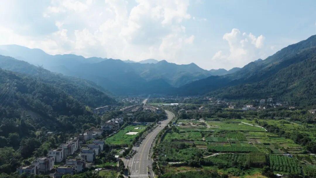 咔嚓！秋分第一声脆响！go～跟着主播进山“抢鲜”