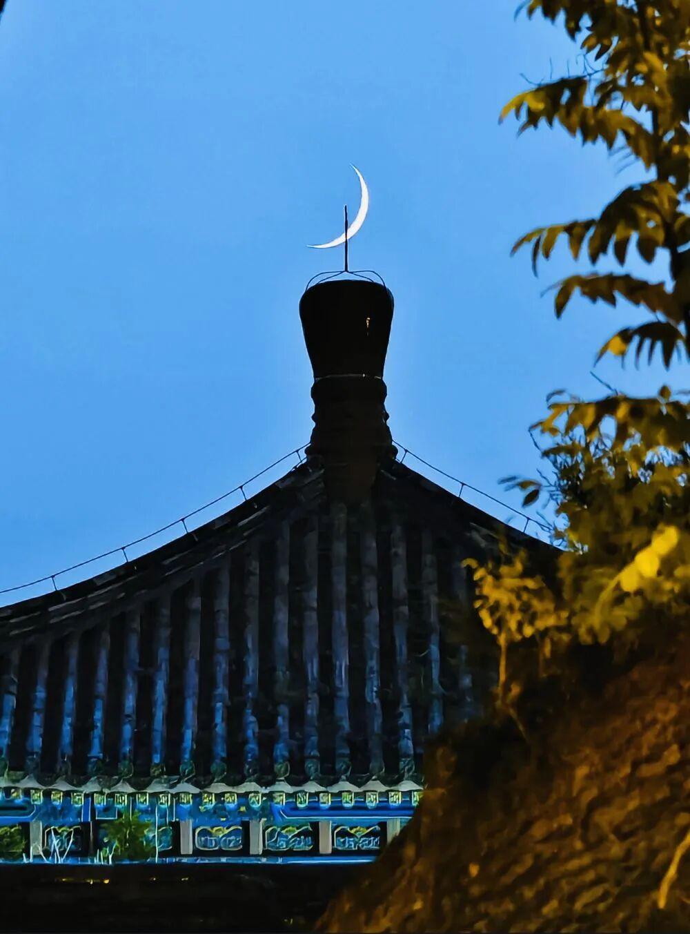 抬头看！26日将迎年度最小蛾眉月