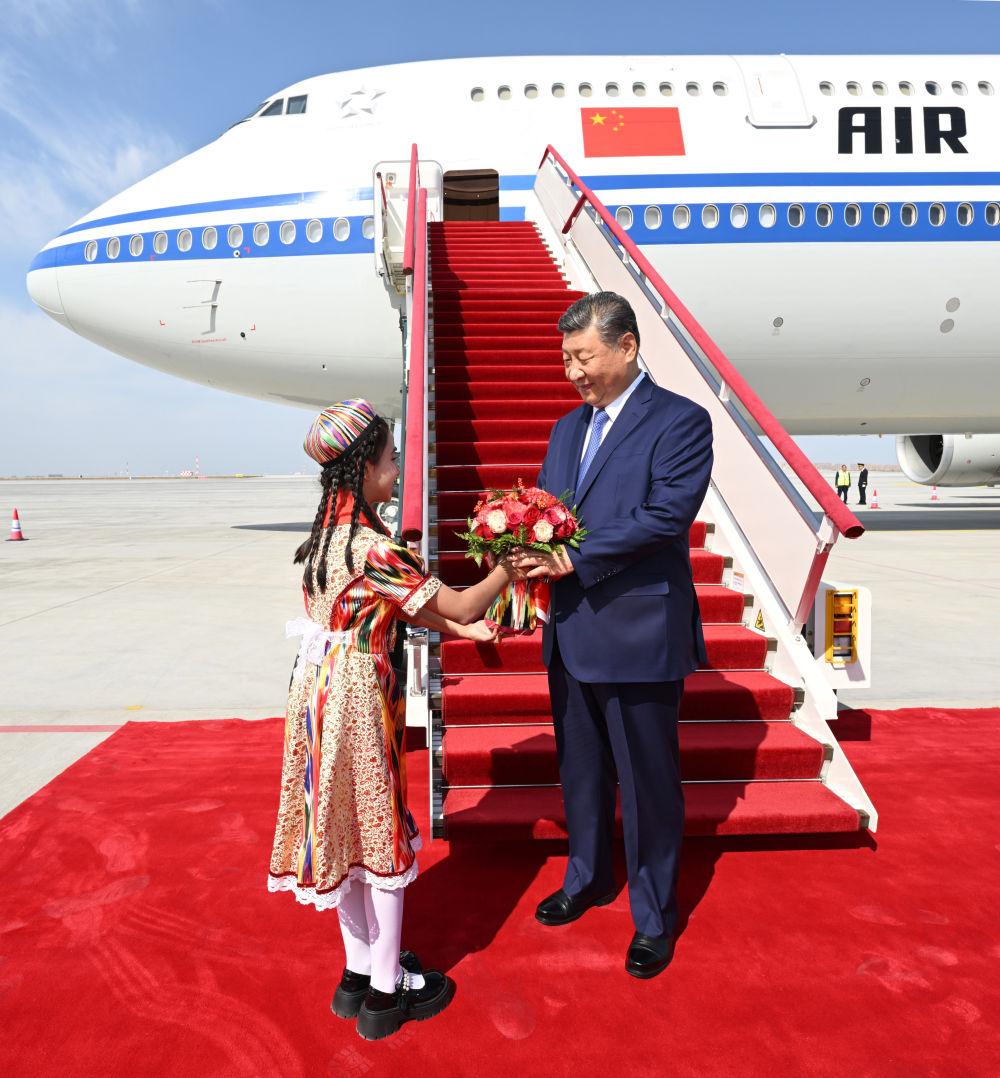 第一观察·瞬间｜情满天山 心心相印