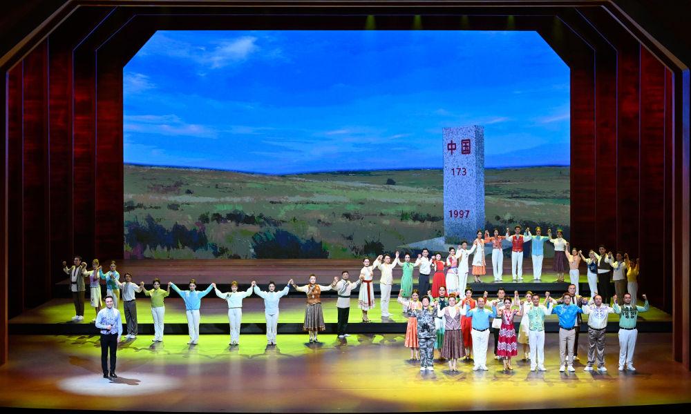 第一观察·瞬间｜情满天山 心心相印