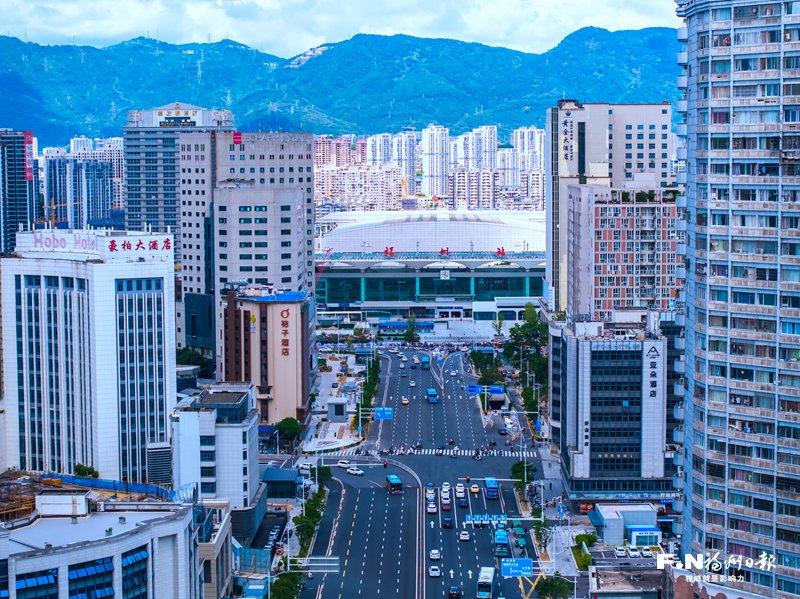 穿山跨江筑坦途 大道通衢向未来——滨海快线攻坚掠影