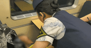 生了！母女平安！事发开往福州的动车上