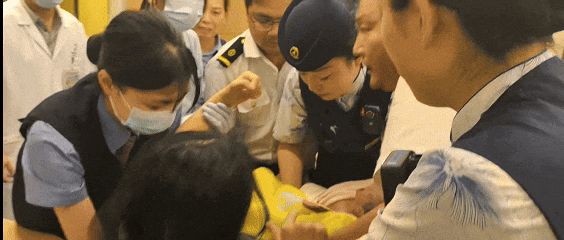 生了！母女平安！事发开往福州的动车上