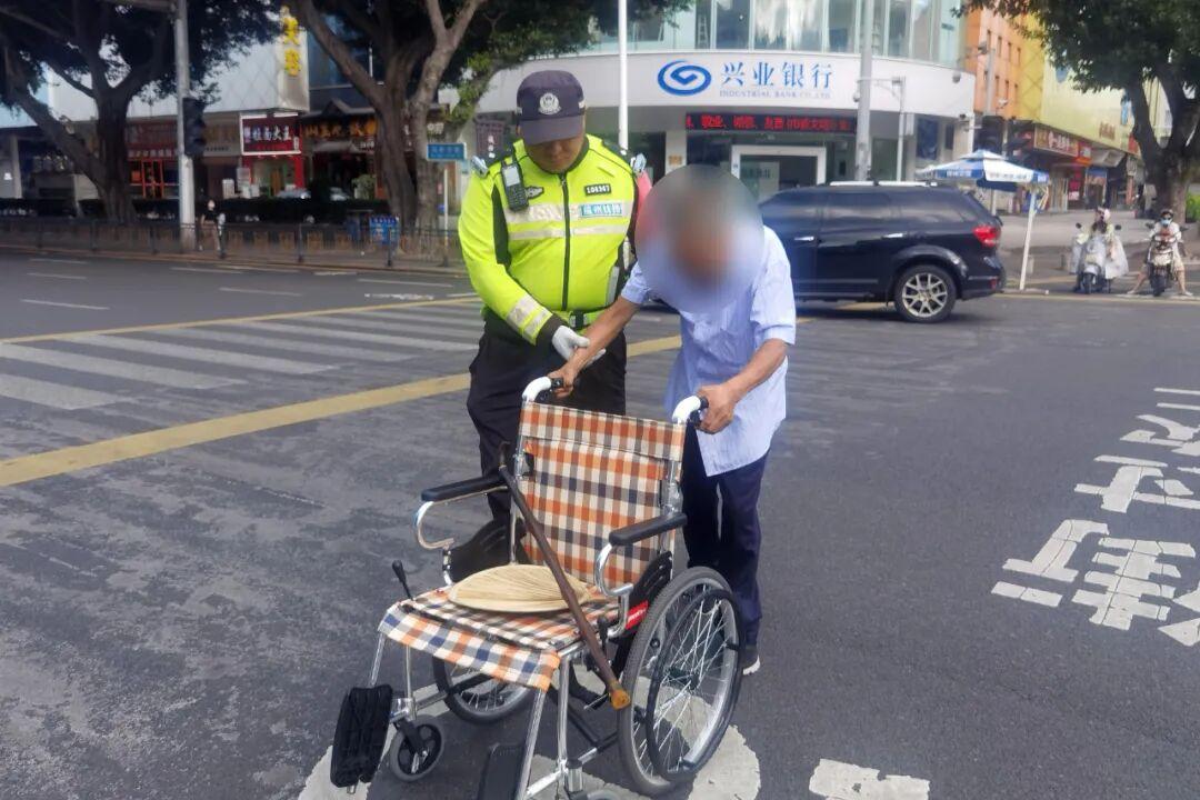 7分钟紧急救援！福州街头的这些瞬间太暖了！