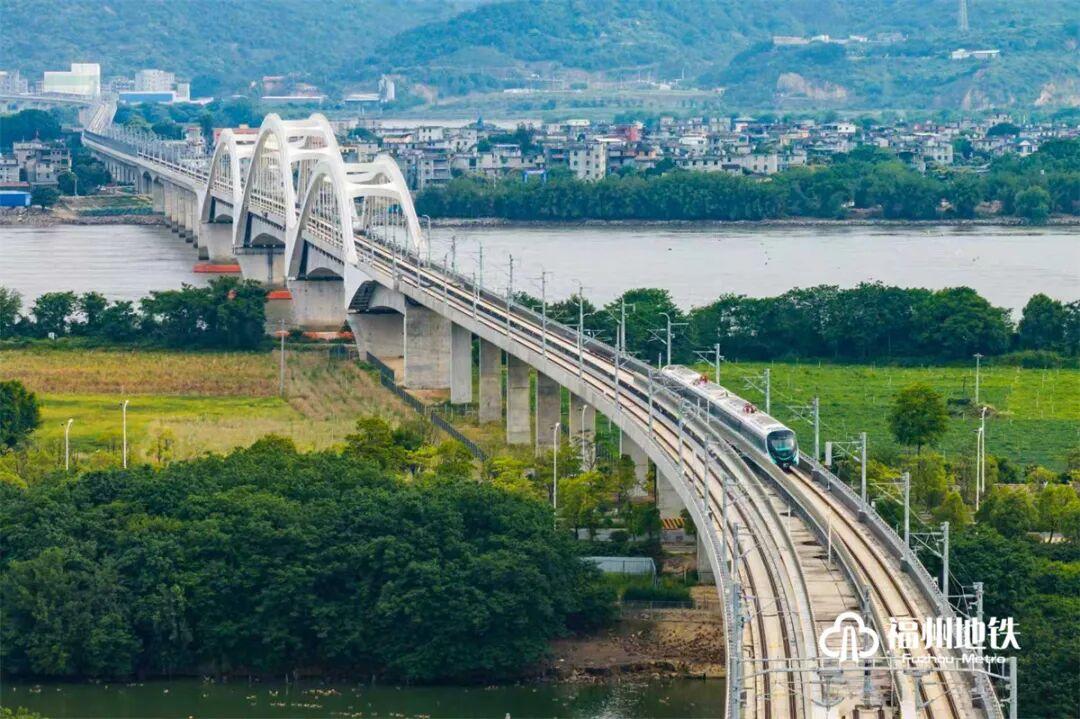 刚刚！福州滨海快线开始载客运营！