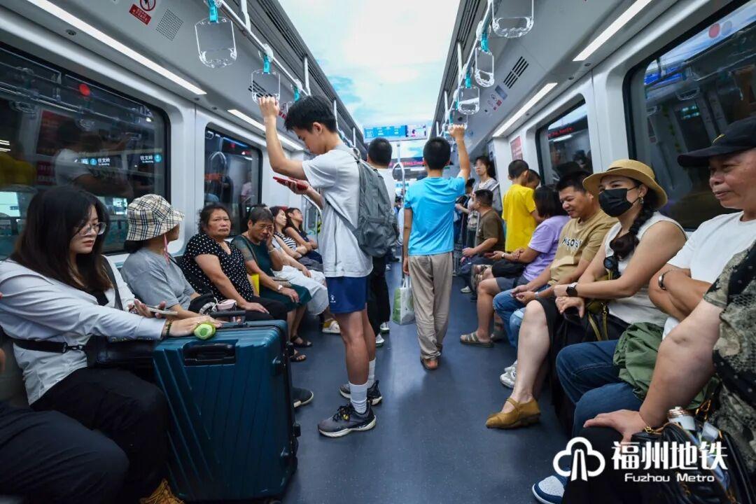 刚刚！福州滨海快线开始载客运营！