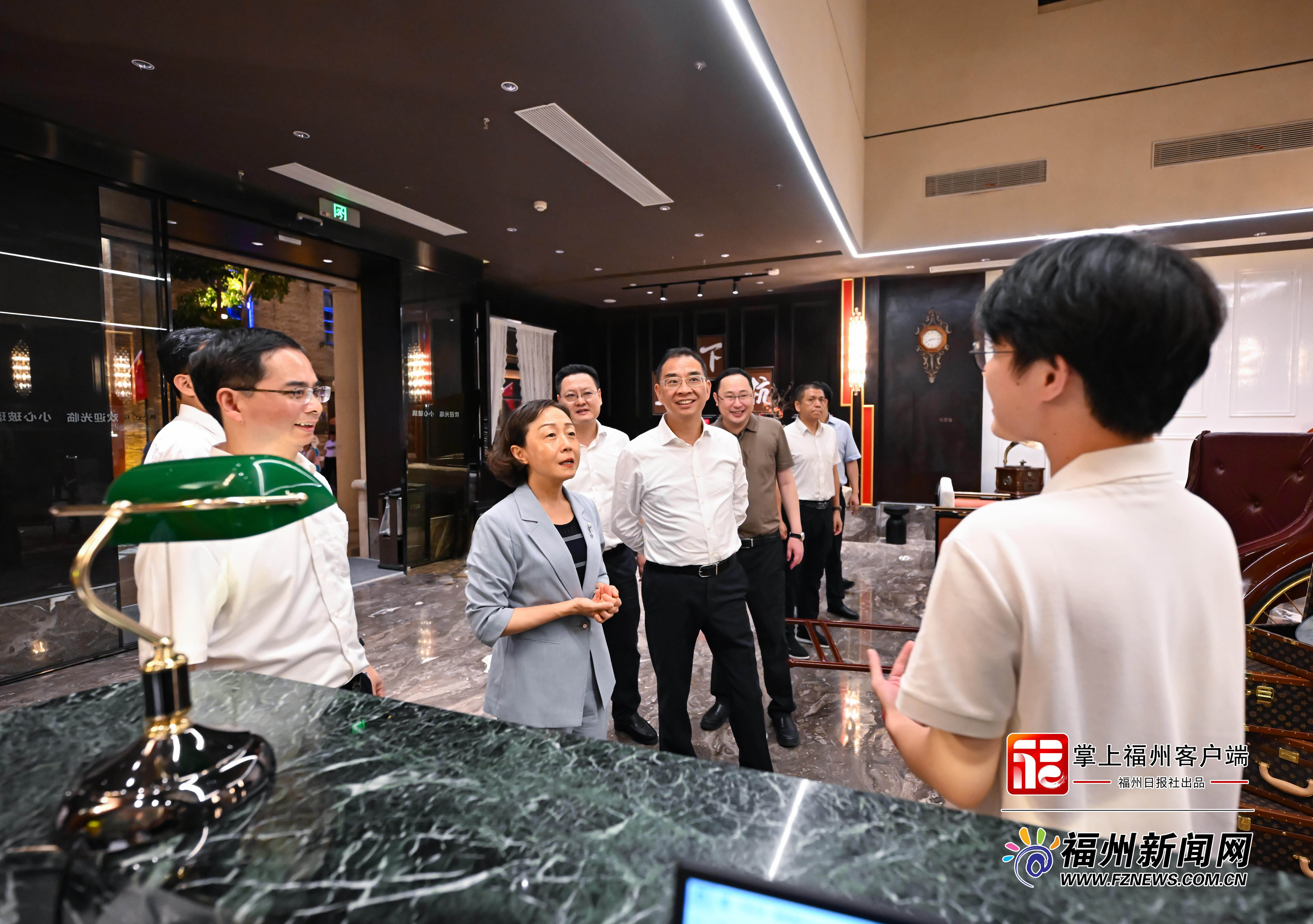 郭宁宁吴贤德开展国庆中秋节前检查