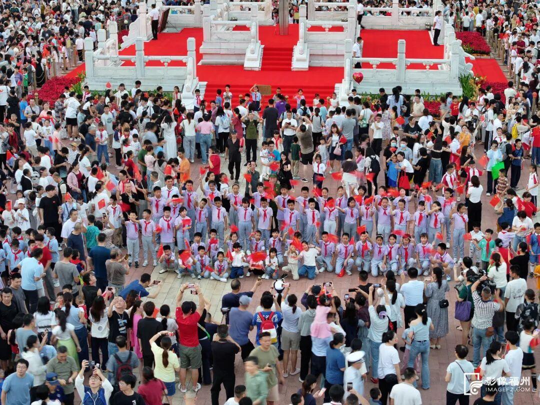 人潮涌动！今天，福州沸腾了！