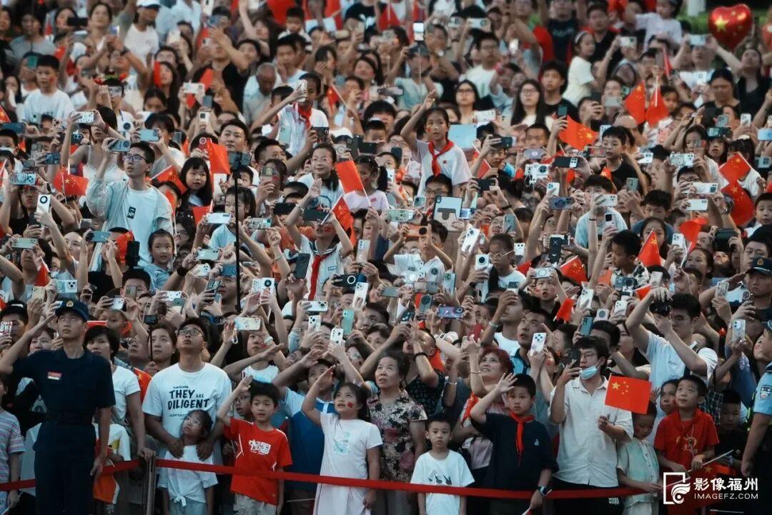 人潮涌动！今天，福州沸腾了！
