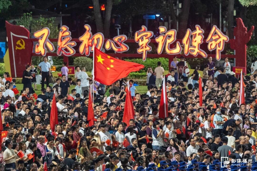 人潮涌动！今天，福州沸腾了！