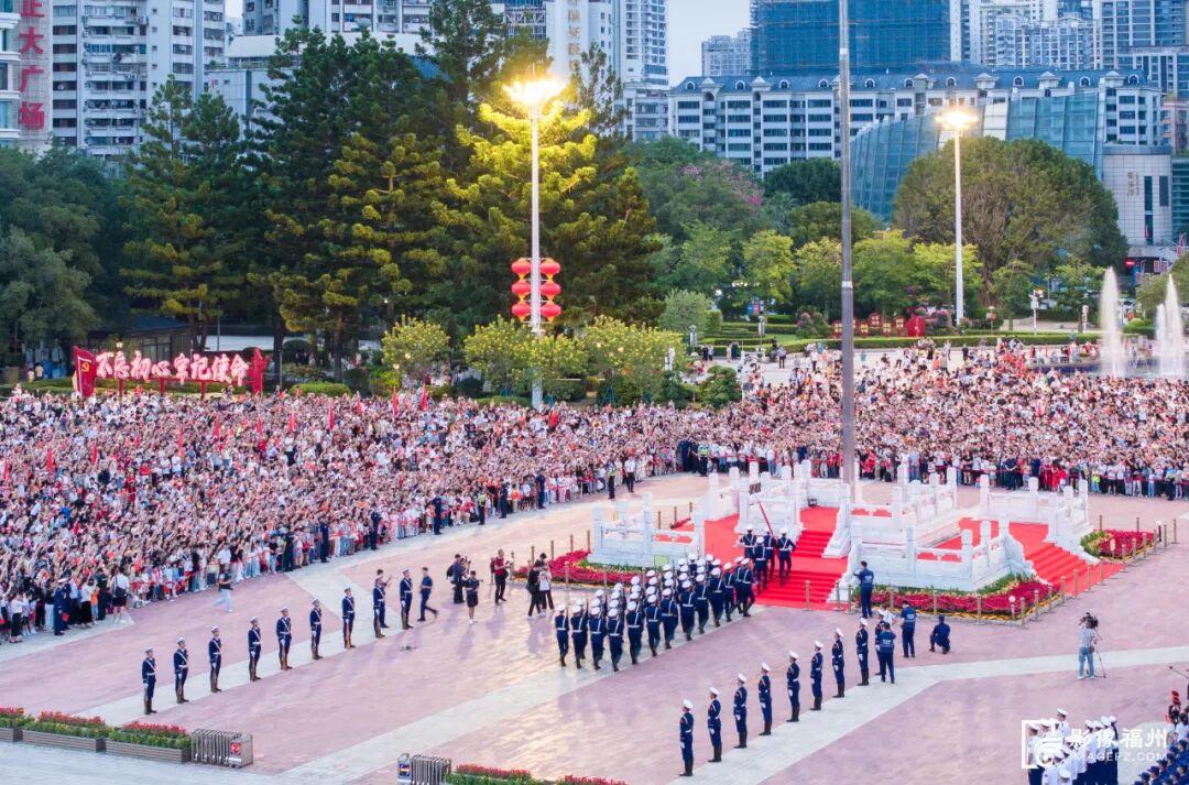 人潮涌动！今天，福州沸腾了！