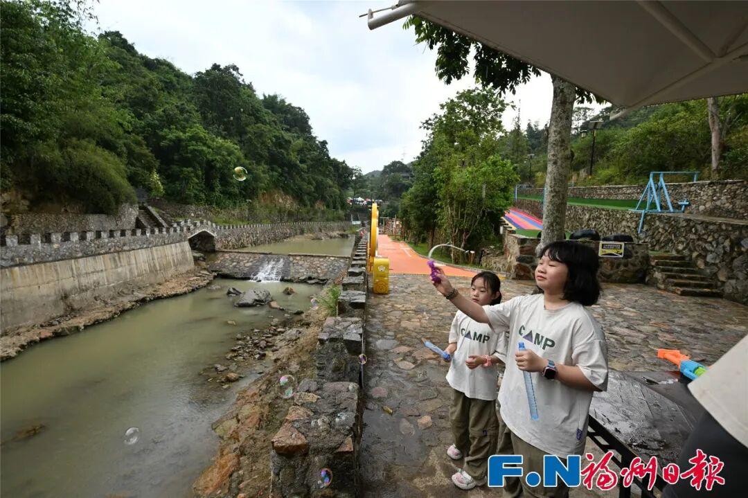 国庆长假第一天 福州掀起阵阵热潮