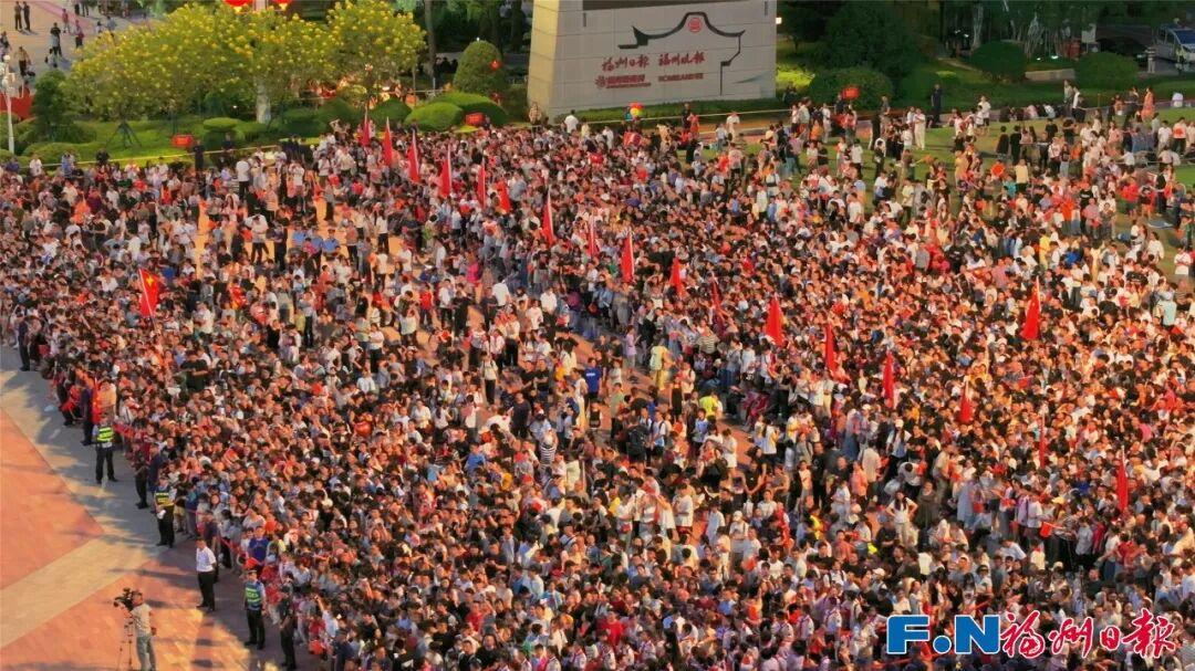 国庆长假第一天 福州掀起阵阵热潮